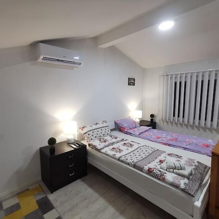 White Apartment Sarajevo - Free Parking 外观 照片