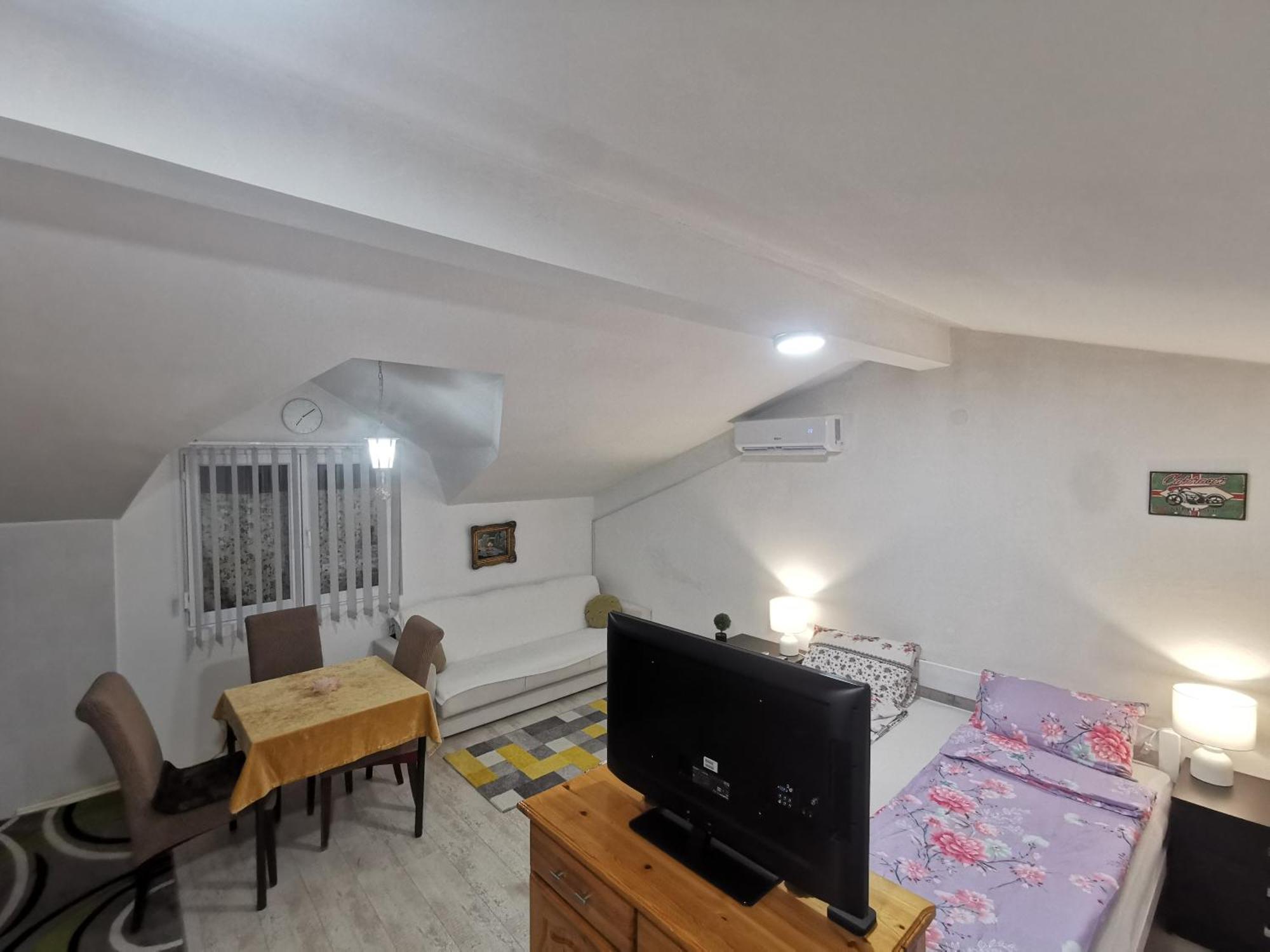 White Apartment Sarajevo - Free Parking 外观 照片