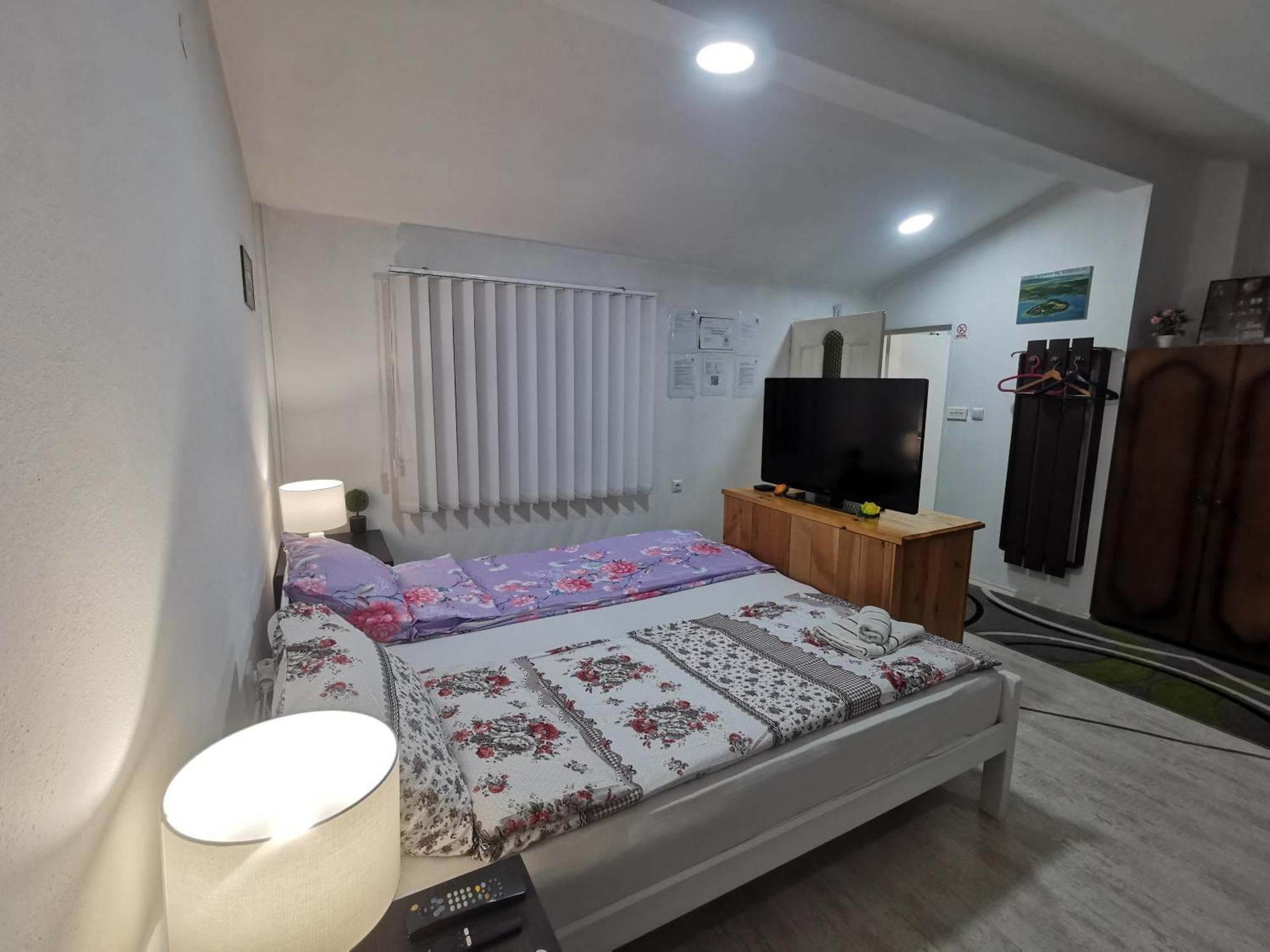 White Apartment Sarajevo - Free Parking 外观 照片