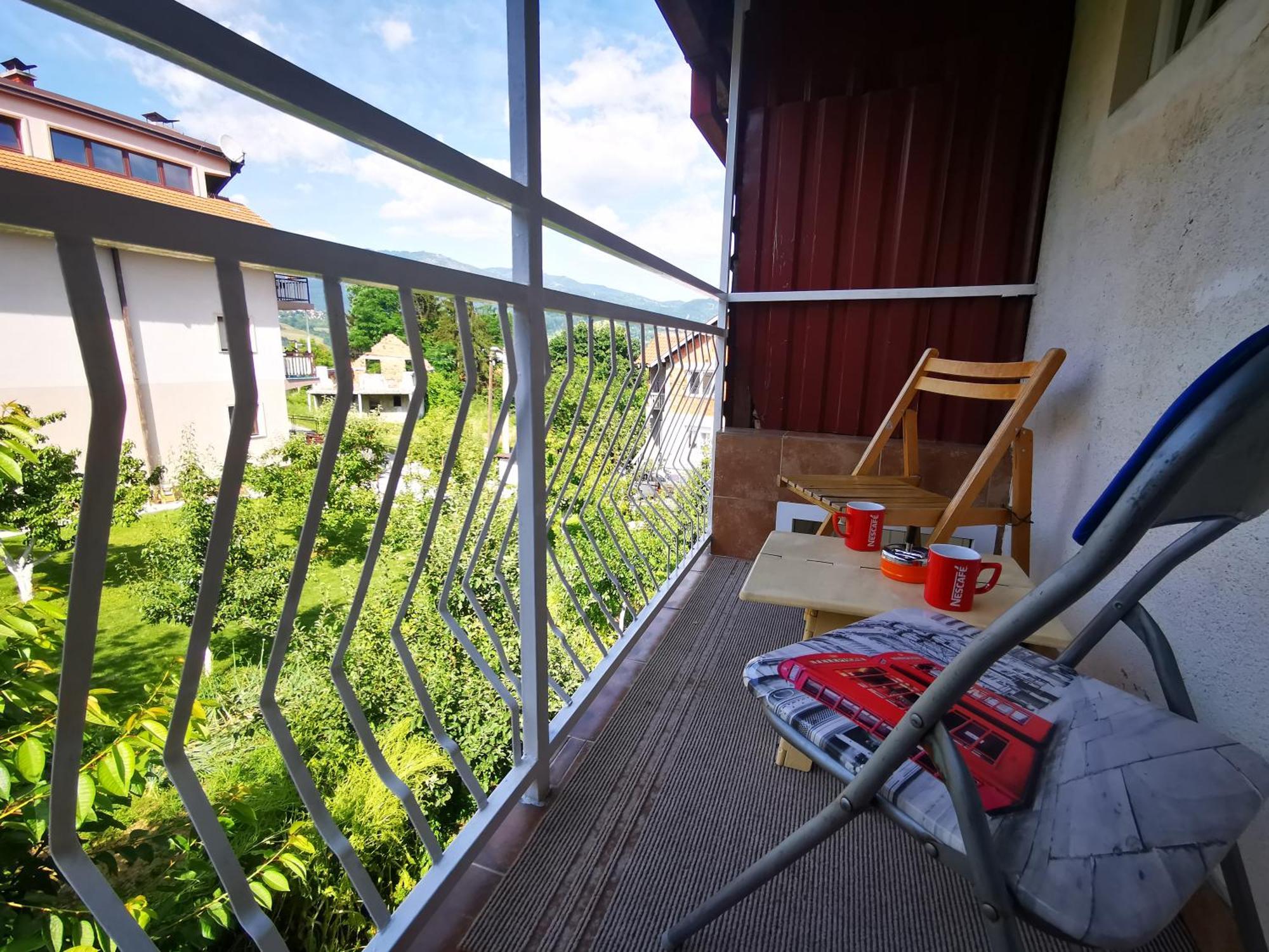 White Apartment Sarajevo - Free Parking 外观 照片